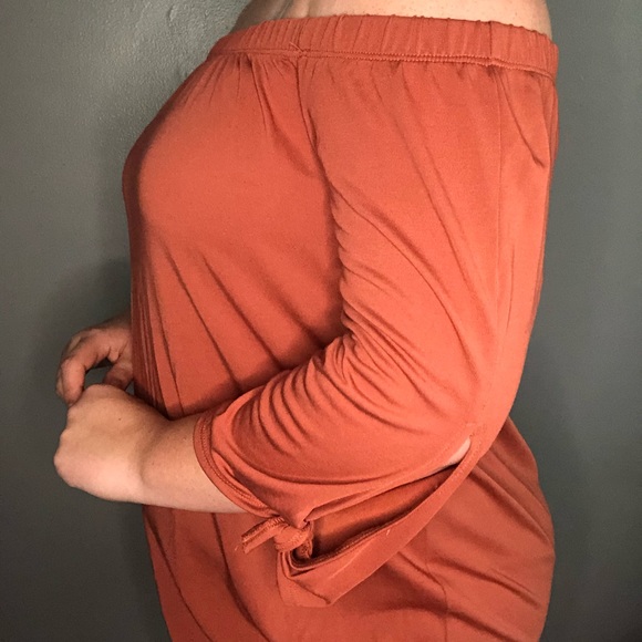 TBH Off The Shoulder Dress - Picture 2 of 3